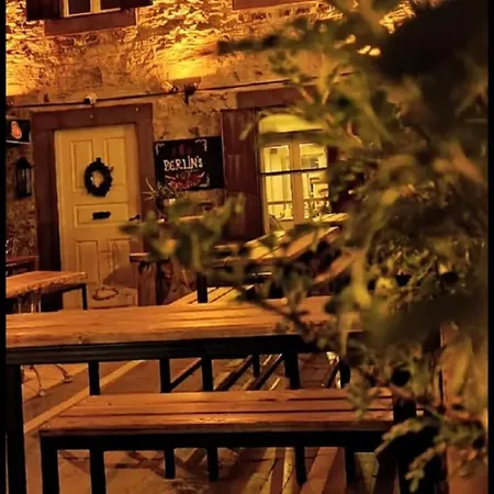 Berlin's * Urla