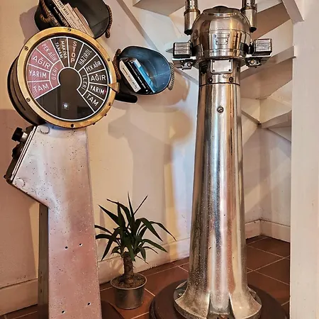 Berlin's * ウルラ