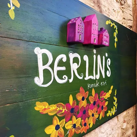 Berlin's Hotel Urla